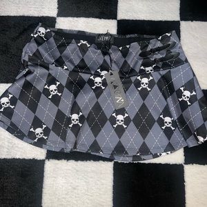 widow skull argyle skirt ☠️